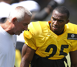 Pittsburgh Steelers cornerback Brandon Boykin (25) talks with special teams coach Danny Smith during practice at NFL football training camp in Latrobe, Pa., Monday, Aug. 3, 2015. Boykin was acquired from the Philadelphia Eagles over the weekend.(AP Photo/Keith Srakocic)