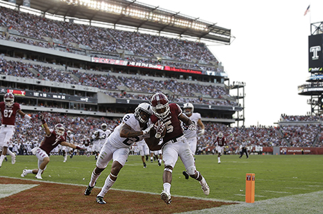 Temple's Jahad Thomas in action during an NCAA college football game against Penn State, Saturday, Sept. 5, 2015, in Philadelphia. (AP Photo/Matt Slocum)